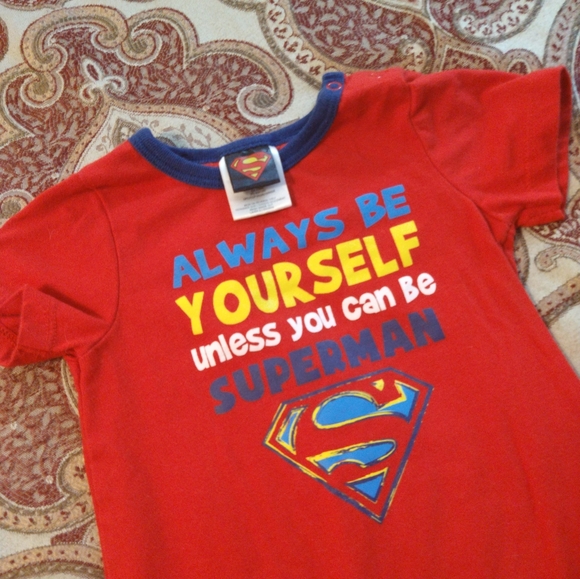 6-12 months baby boys Superman onesie - Picture 3 of 9
